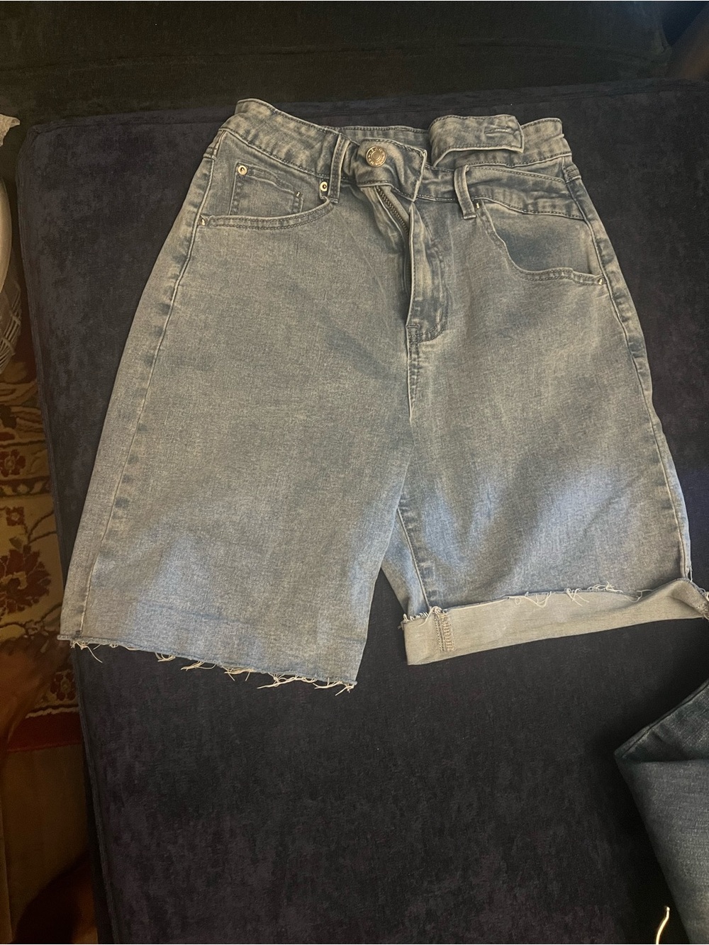 Guess High-Rise Light Blue Denim Bermuda Shorts Jorts Raw Hem Size 27 / 4 EUC